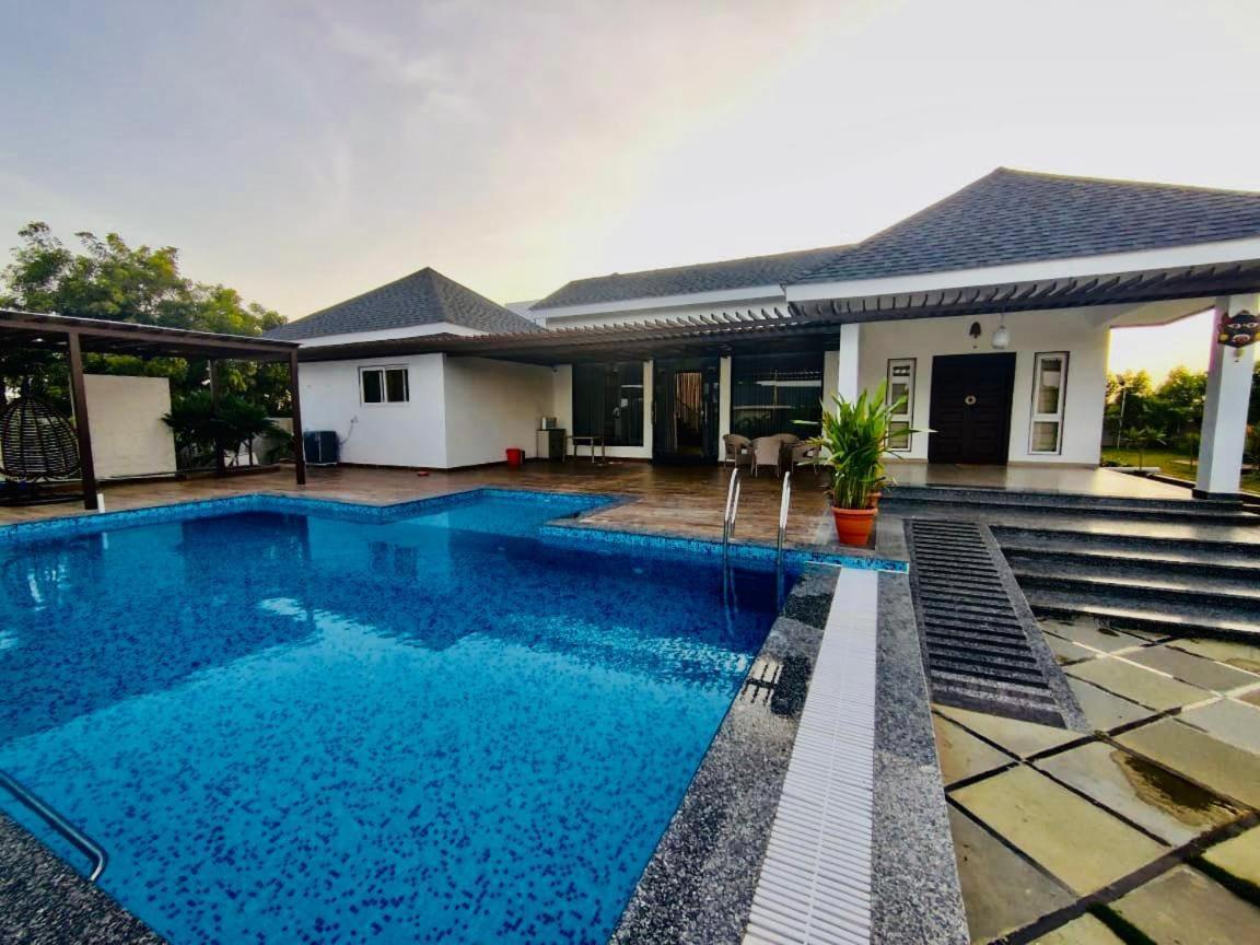 V R Farms Exotic Villa Venkatāpur エクステリア 写真