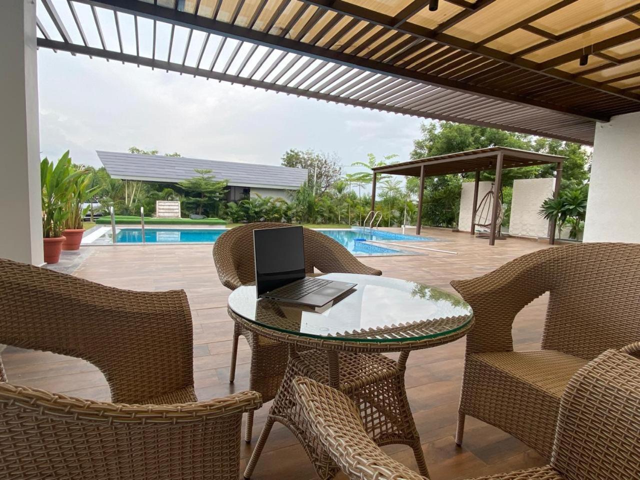V R Farms Exotic Villa Venkatāpur エクステリア 写真